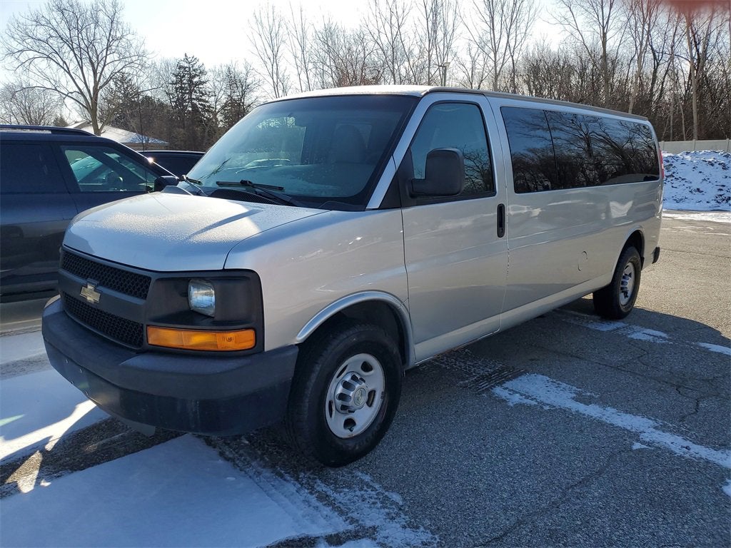 2011 Chevrolet Express Passenger 3500 1LS