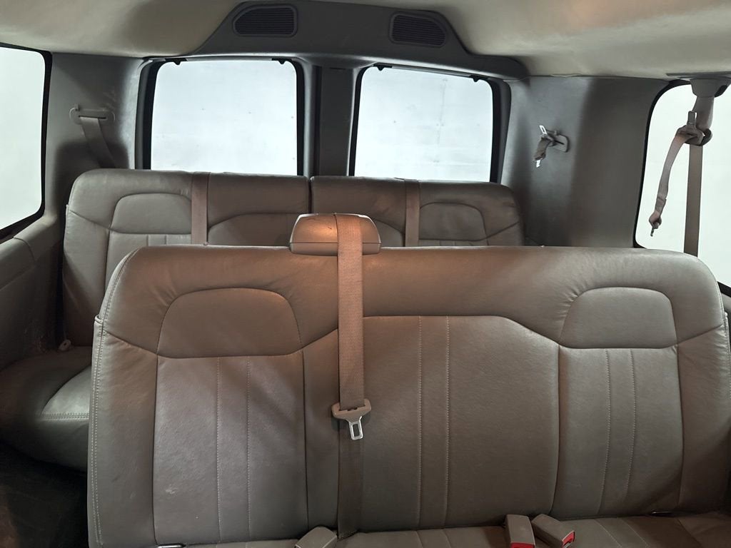 2011 Chevrolet Express Passenger 3500 1LS