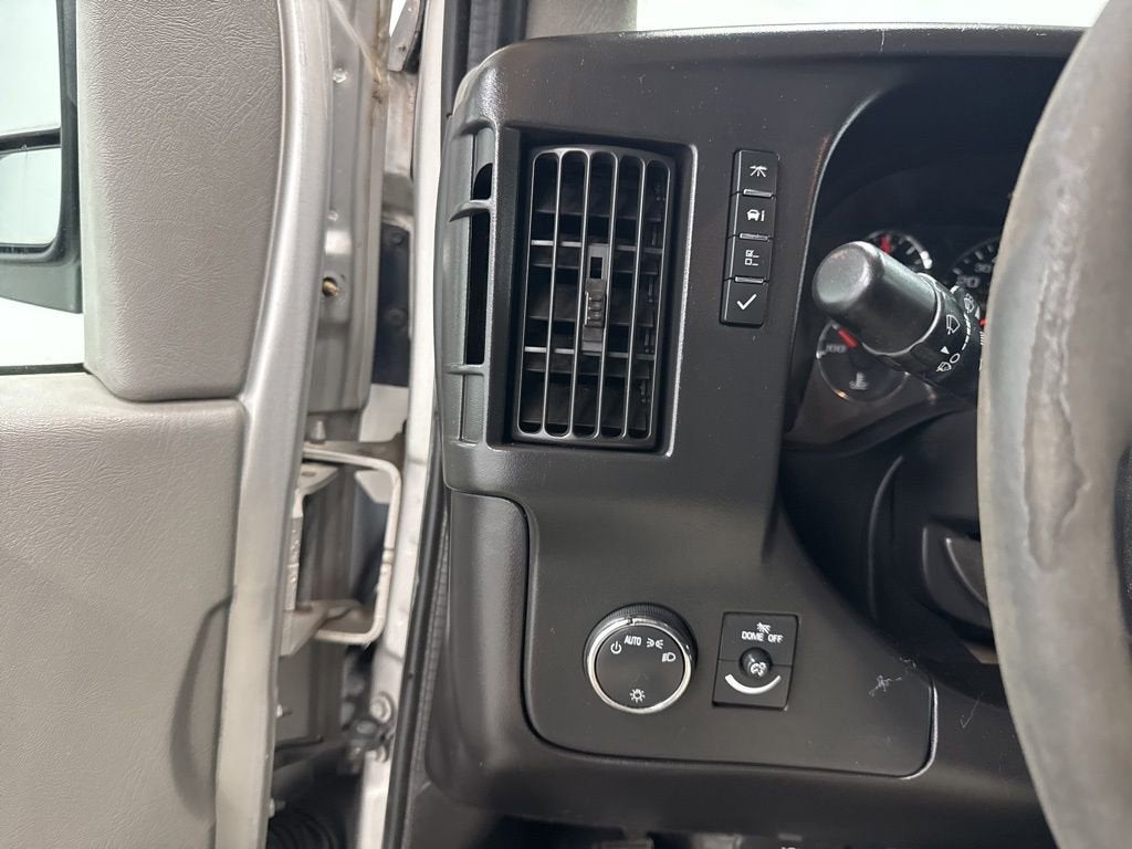 2011 Chevrolet Express Passenger 3500 1LS