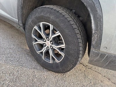 2025 GMC Acadia AT4