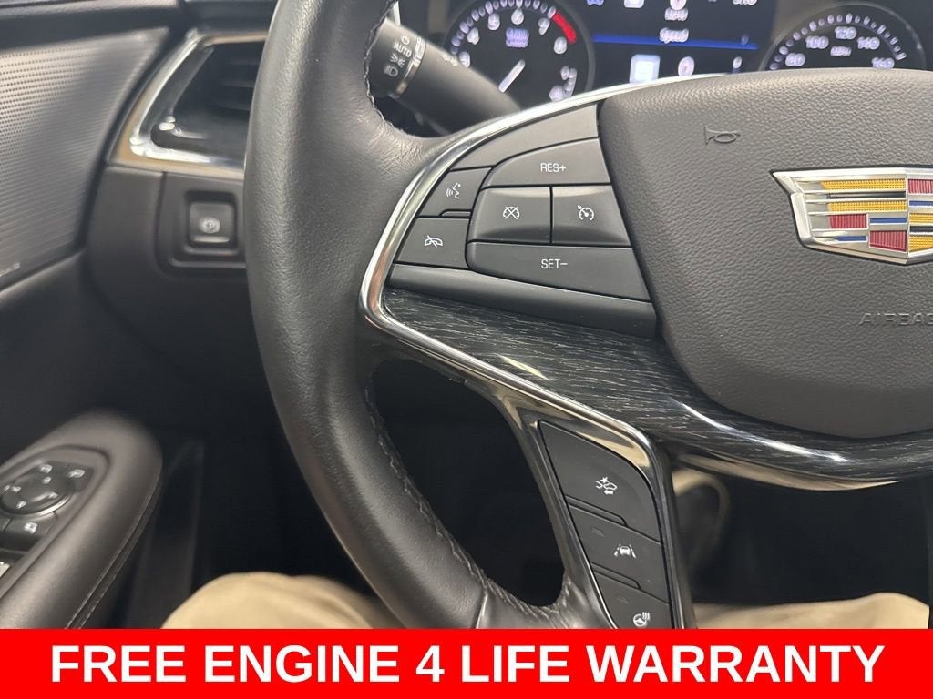 2022 Cadillac XT5 Premium Luxury