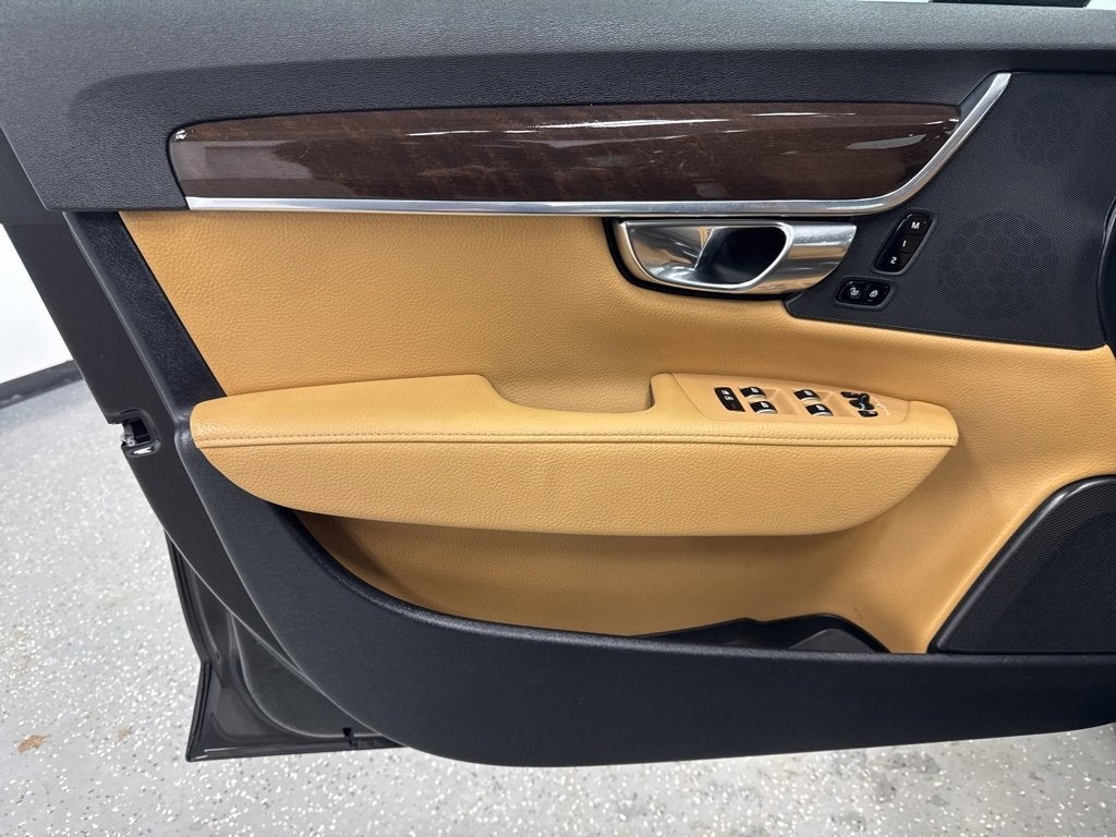 2018 Volvo S90 Momentum